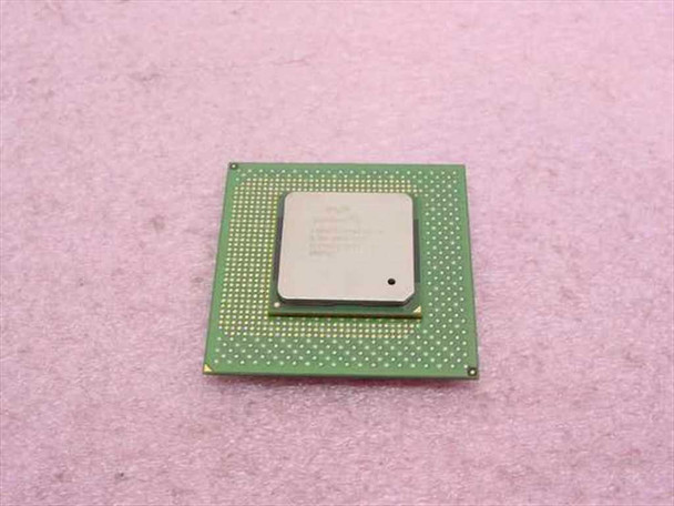 Intel Pentium 4 SL5SX 1.5GHz Socket 423 processor — top angled view showing integrated heat spreader