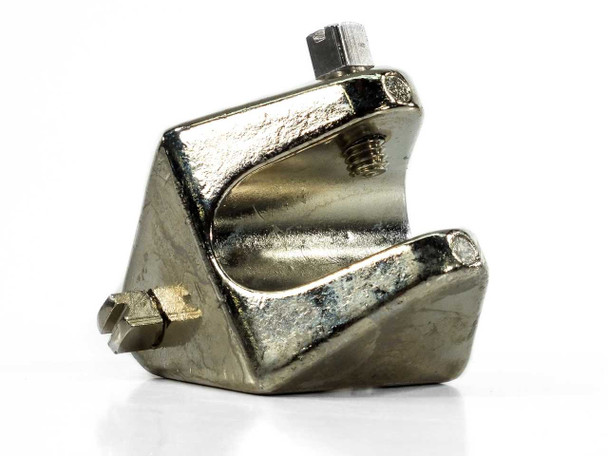Talon 915501 S Connector 90° clamping connector — side profile view showing clamp geometry and mounting screw