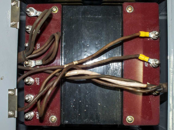 Ikegami 5306220 transformer core close-up – top-down view of transformer core with tap terminals labeled 200V, 220V, 230V, 240V on primary side and 0V tap on secondary