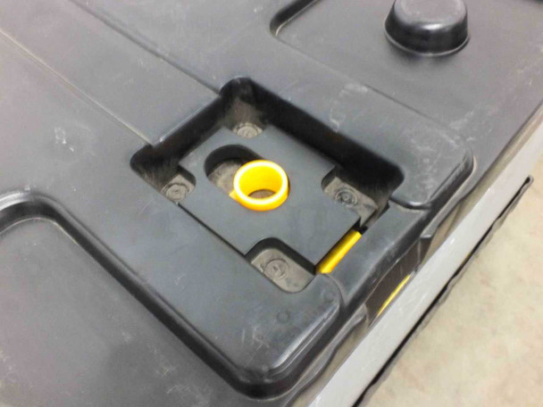 JSI JSI-0047 close-up of top surface latch mechanism showing yellow locking ring and corner recess detail