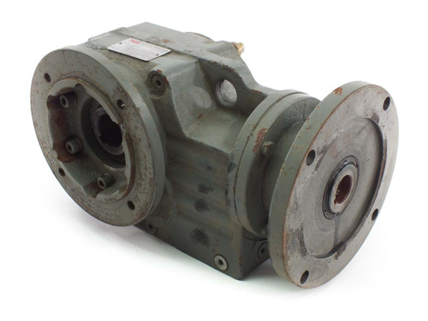 Teguosi TAF37-NA26 heavy duty gear reducer – three-quarter front view showing flange mount output and housing