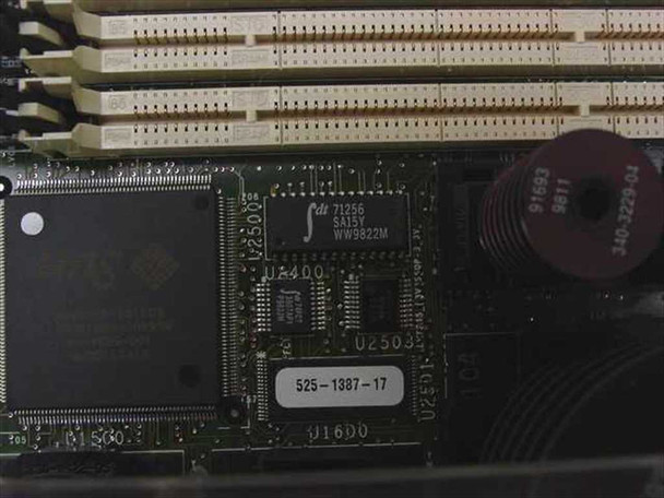 Sun Microsystems 525-1387-13 CPU Memory Board – close-up of board sub-section showing part number label 525-1387-17 and SDT 71256 IC markings