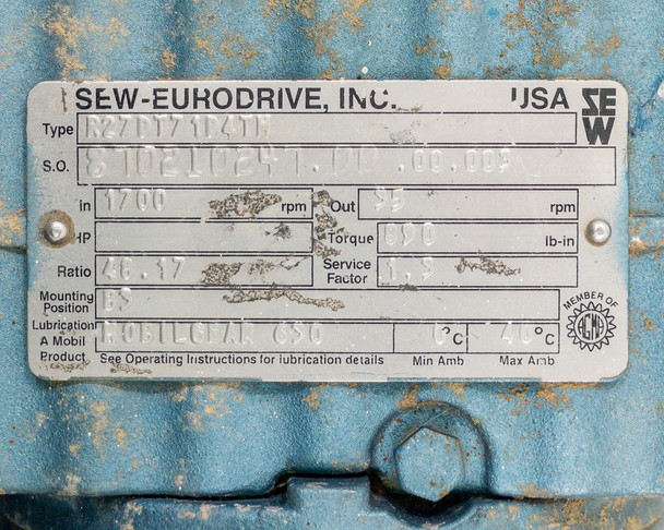 SEW-EURODRIVE R27DT71D4TH gearbox nameplate – showing type R27DT71D4TH, 48.17:1 ratio, 890 lb-in torque, input/output RPM