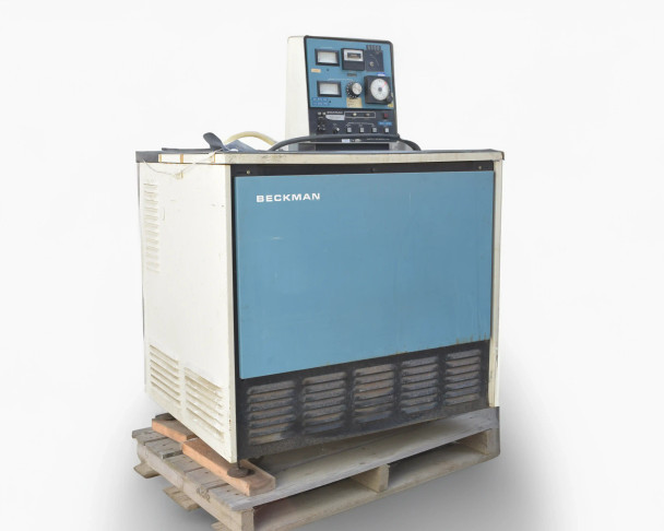 Beckman L5B-CT Ultracentrifuge front-right three-quarter view showing full floor-standing cabinet and control panel