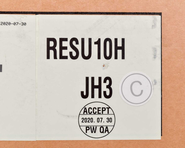 LG Chem RESU10H shipping label close-up showing model RESU10H, variant JH3 with C-Type circle, and QA Accept stamp dated 2020.07.30 by PW QA