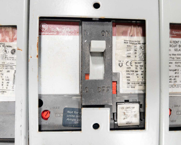 GE Spectra RMS Current Limiting Circuit Breaker – close-up of breaker handle and interrupting rating label, Plug Type SRPE30A visible