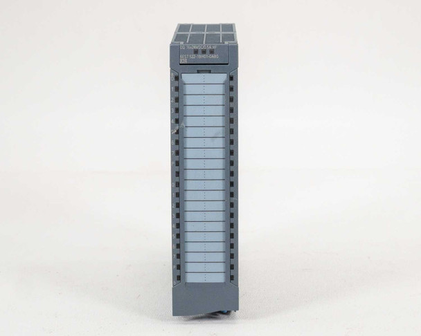 Siemens 6ES7522-1BH01-0AB0 S7-1500 Digital Output Module — front face view showing all 16 terminal rows and status indicators at top