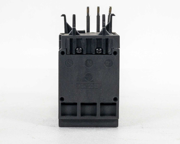 Eaton XTOE1P6BCS – top view showing six input line-side plug-in terminals and module body