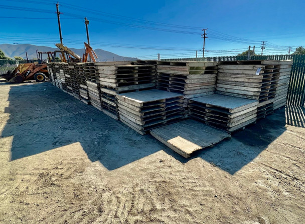 Plywood Deck 48 by 48 Heavy Duty Pallets 1