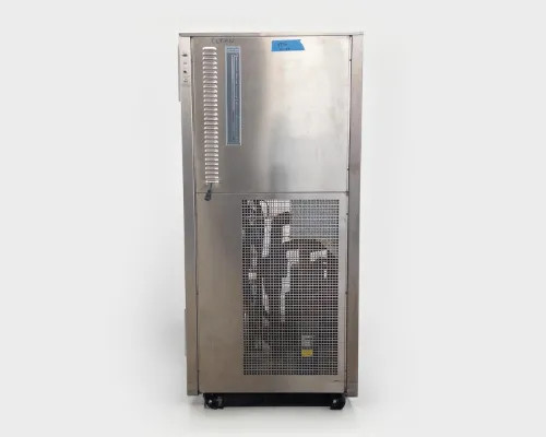 Lneya Sundi-1A15 right side panel view showing vented louvers, upper access panel with blue tape, and lower compressor section with mesh guard