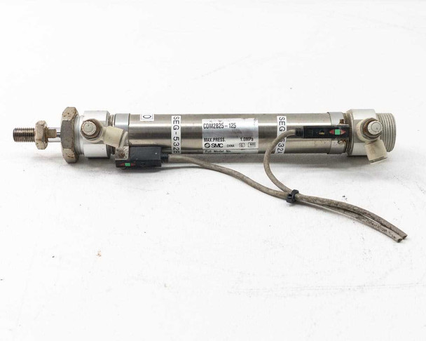 SMC CDM2B25-125 pneumatic cylinder – side profile view showing model label, auto switch, and cap end detail