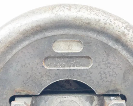 Minply MFW-74 safety chuck – close-up of embossed model number MFW-74 and part number F-01002R2 on body