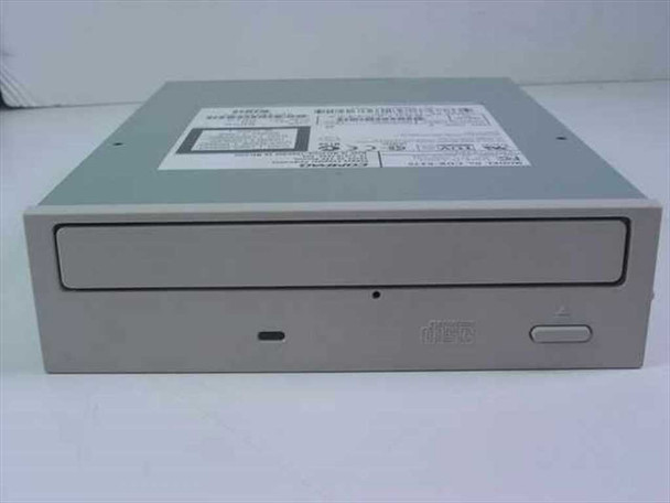 Compaq CDR-8435 32x IDE CD-ROM drive – front panel view showing tray, eject button, and activity LED