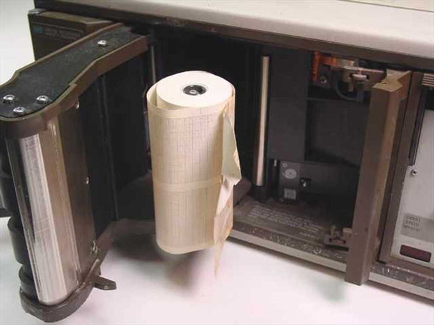 HP 78572B Recorder – interior paper compartment open showing thermal chart paper roll loaded on spindle