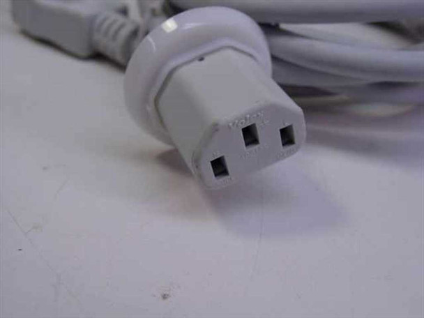 Sun 501-5138 power cord IEC C13 female connector close-up view