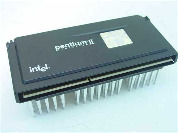 Intel Pentium II 350MHz Slot 1 processor – top view showing Intel and Pentium II branding with attached aluminum heatsink