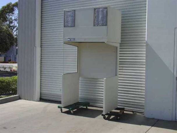 Integrated Air System LV4-30 4 foot Vertical HEPA Laminar Flow Cleanroom Hood