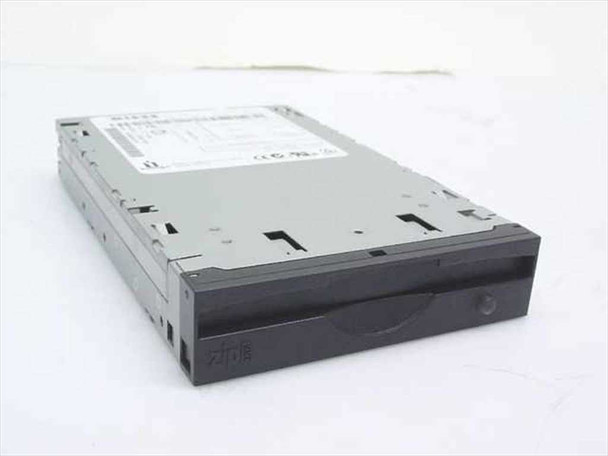 Iomega Z250ATAPI Dell 9J418 250MB Zip Drive – front-left angle showing black bezel, eject slot, and gray metal housing