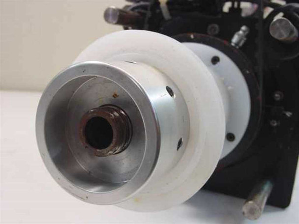 Mycom BRA85-10 white hub and shaft end close-up showing coupling interface and bearing surface