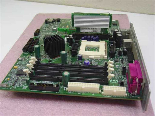 Dell MX-06F067 motherboard — top-down view showing Socket 423 CPU socket, heatsink, RIMM slots, and power connectors