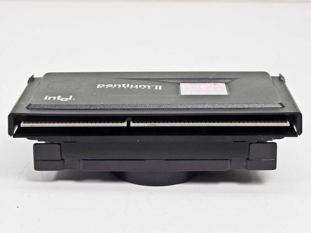 Intel Pentium II SL2WZ — edge-on view showing Slot 1 SC242 connector contacts along the bottom of the cartridge