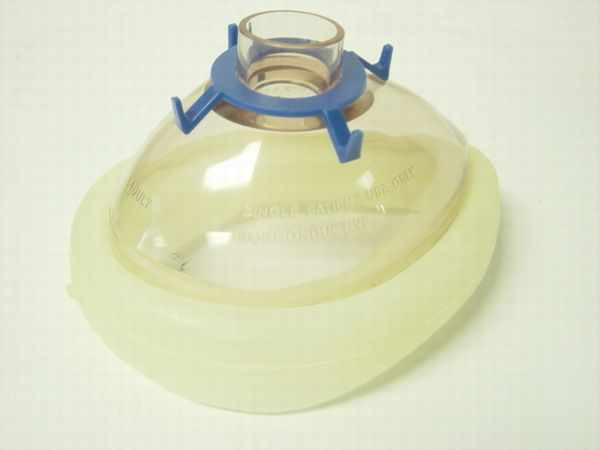Intertech Ohio 225-5045-600 Nonconductive Face Mask – top view showing blue 22mm port connector and clear dome body