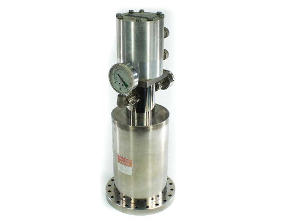 Air Products DE-202S Displex Cold Head with Ultek cryo pump — right-front view showing stainless cylindrical cold head, pressure gauge, and conflat flange base