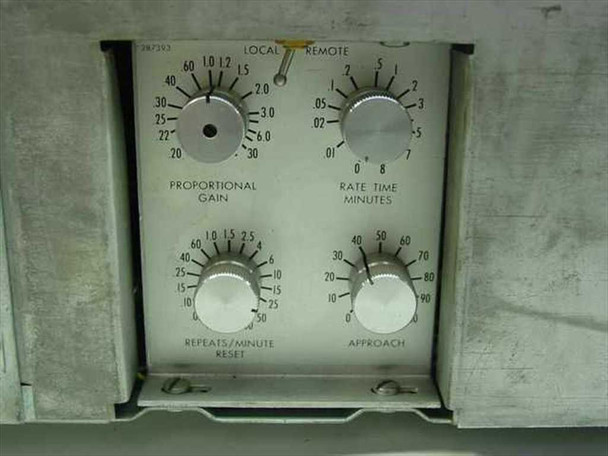 Leeds & Northrup 420 Type-P Controller – internal access panel showing four adjustment knobs: Proportional Gain, Rate Time, Repeats/Minute Reset, and Approach