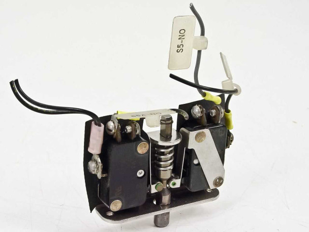 Micro Switch 9125 4AC2 snap-action limit switch — front/top view showing spring mechanism, sub-switch bodies, and S5-NO wire lead label