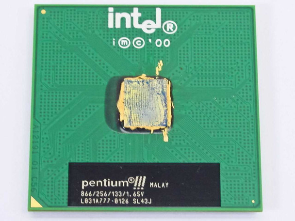 Intel Pentium III SL43J 866MHz CPU — top view showing die with thermal compound and printed specs: 866/256/133/1.65V