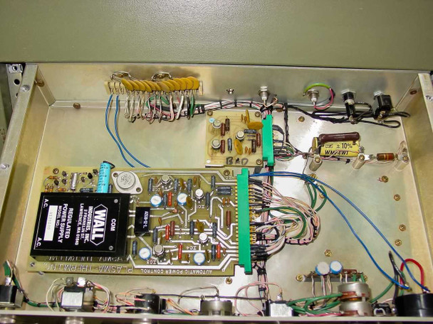 Varian HFS-1000D RF Plasma Power 13.56MHz Supply w/2 Elmac 8438 Tubes - AS IS
