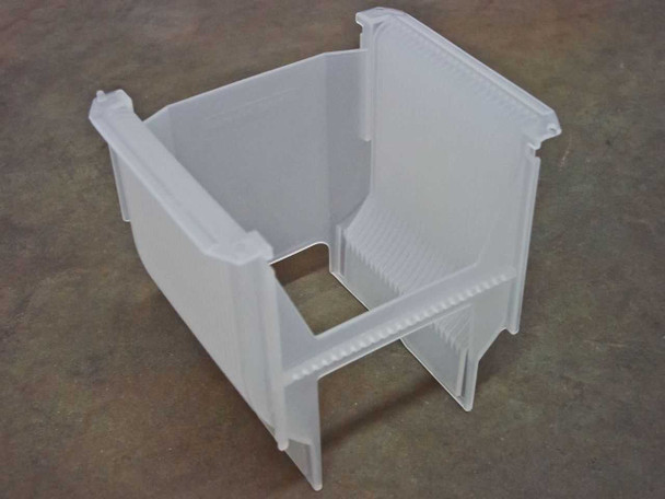 Entegris X9150-0406 Ultrapak WaferShield 25-slot 150mm wafer carrier – front three-quarter view showing open top and ribbed side walls