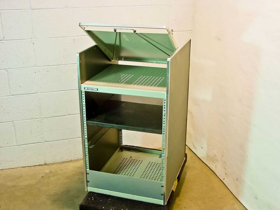 HP 1117B Testmobile rackmount chassis