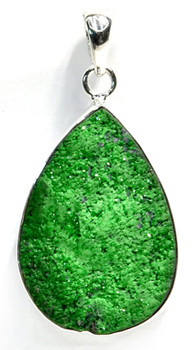 Uvarorvite Pendant Uvarorvite Pendant