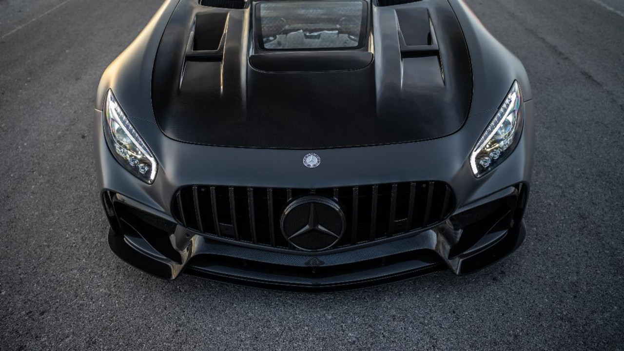 Exceptional Quality: The first color change wrapping film in the U.S. designed specifically for vehicles, offering an unparalleled glossy finish without the need for overlaminate. Its built-in protective clear coat simulates factory-applied paint, providing a lightweight, economical alternative to traditional paint jobs.