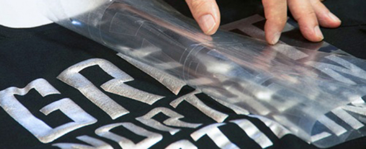 High Tack Power:
HotMask HM375 boasts a high tack that ensures your heat transfer materials stay firmly in place during application. Say goodbye to misalignments and ensure that your designs adhere flawlessly to your chosen surface.