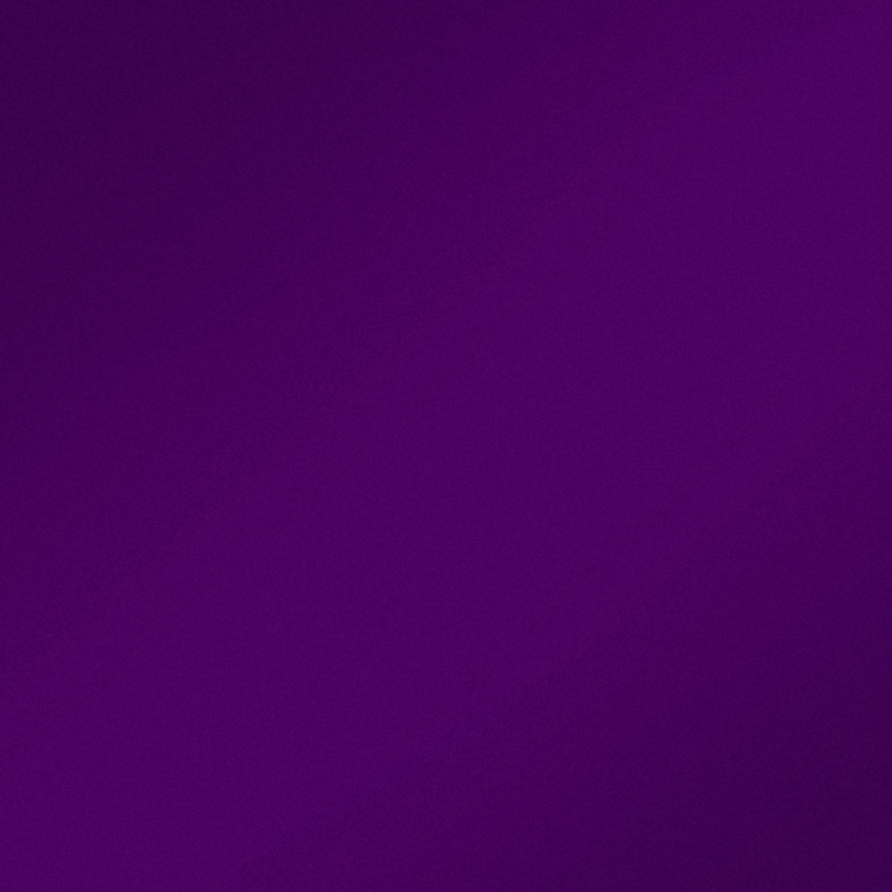 Deep, rich violet gloss vinyl wrap shown in close-up, highlighting the luxurious tone and mirror-like finish of KPMF K75400 Gloss Viola Noir. Deep, rich violet gloss vinyl wrap shown in close-up, highlighting the luxurious tone and mirror-like finish of KPMF K75400 Gloss Viola Noir.