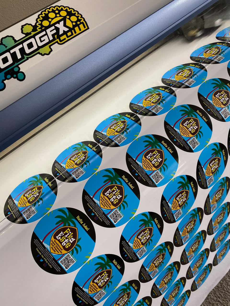 ORAFOL® ORAJET® 3164HT 4 Mil Clear Print Film is a soft calendered PVC digital print film designed for graphics that need strong adhesion on difficult surfaces. Featuring a high-tack permanent adhesive, it bonds effectively to powder-coated metals and other low-surface-energy materials where standard films struggle to stick. Ideal for short- to medium-term industrial labels, decals, and signage, it delivers vibrant print performance with solvent, eco-solvent, latex, and UV-curable inks and offers outdoor durability of up to 4 years.