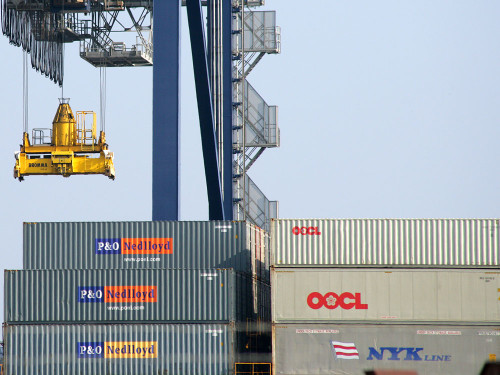 Mark your containers with confidence. DPF 4000's extreme temperature performance and permanent adhesive ensure your shipping container markings remain legible and intact through ocean transport, rail transit, and storage yard conditions.