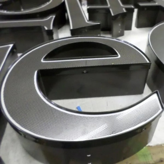 Dual-Color Channel Letter Films Compared: Contra Vision BBCRW20A, BBPAG20A, and 3M 3635-222
