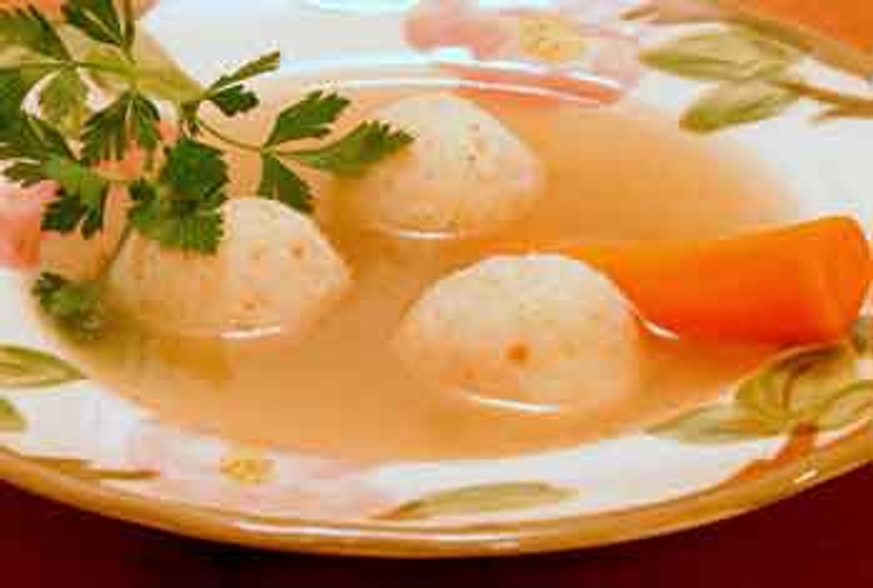 Chicken Soup with Knaidels (Matzah Balls)