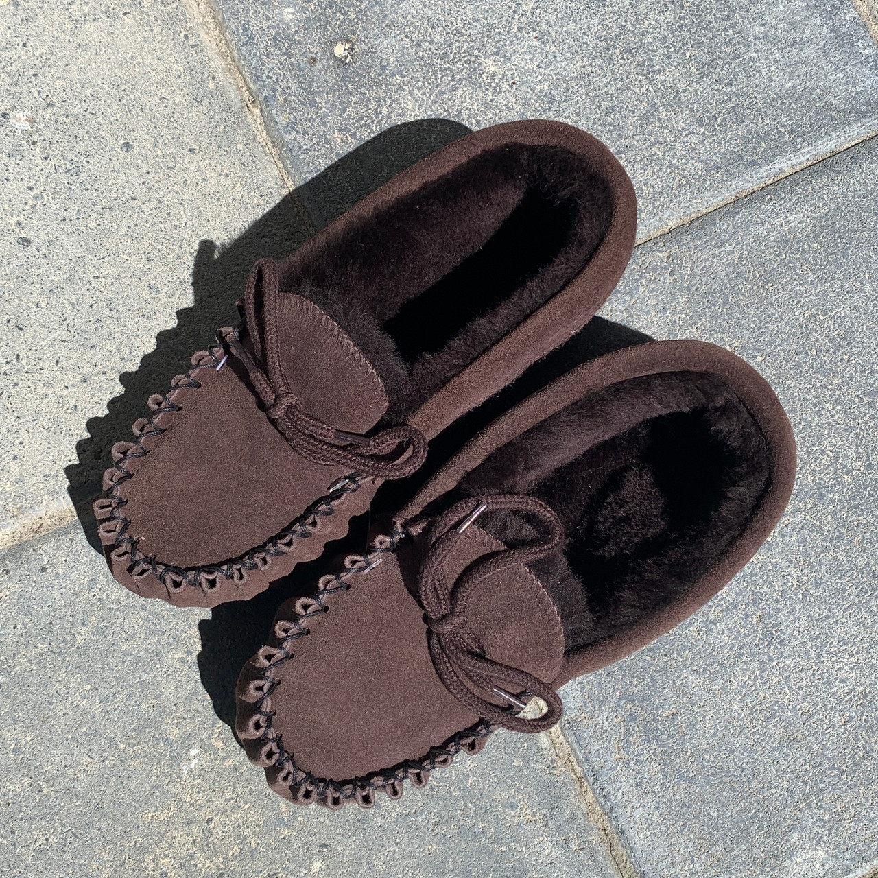 Sheepskinz Traditional Sheepskin Moccasin Slipper