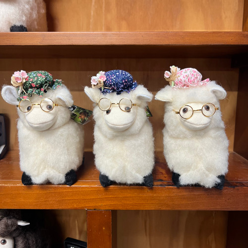 Rozcraft - Wool Romney Sheep with Hat and Glasses (WROMGH) Rozcraft - Wool Romney Sheep with Hat and Glasses (WROMGH)