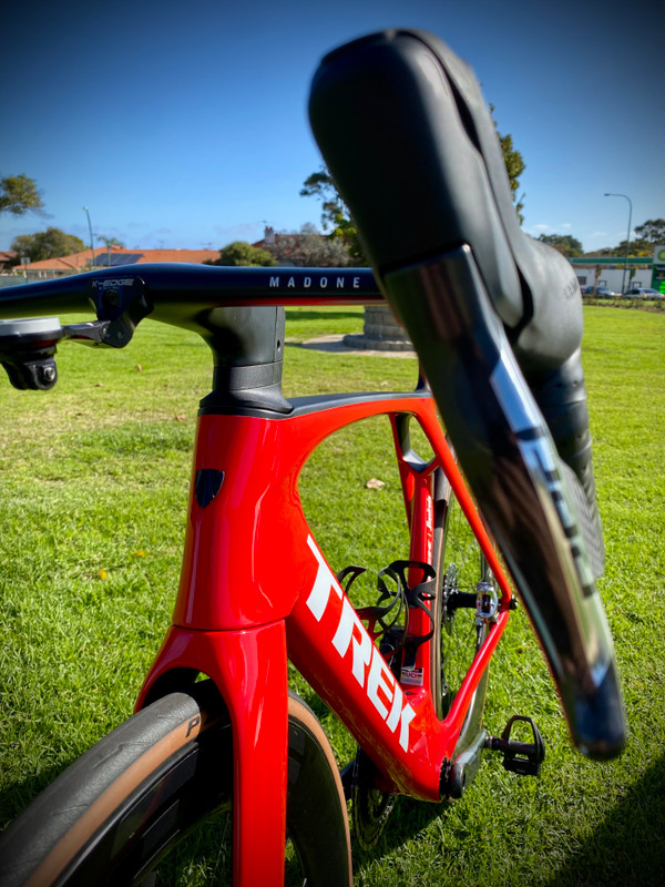 Trek Madone SLR Gen 7 SRAM Red eTap  ENVE Carbon Wheels