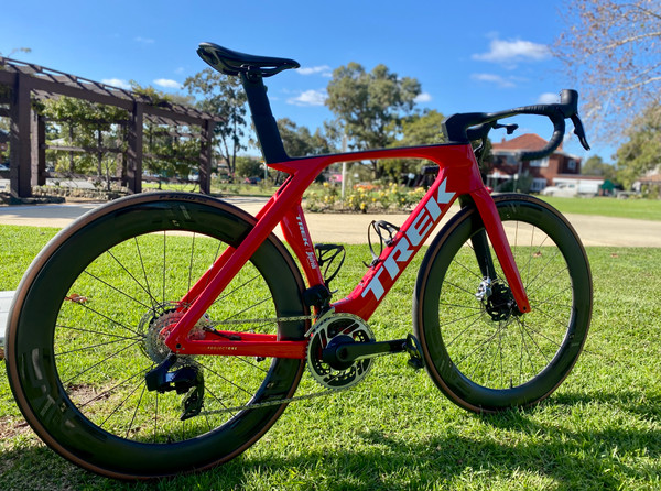 Trek Madone SLR Gen 7 SRAM Red eTap  ENVE Carbon Wheels