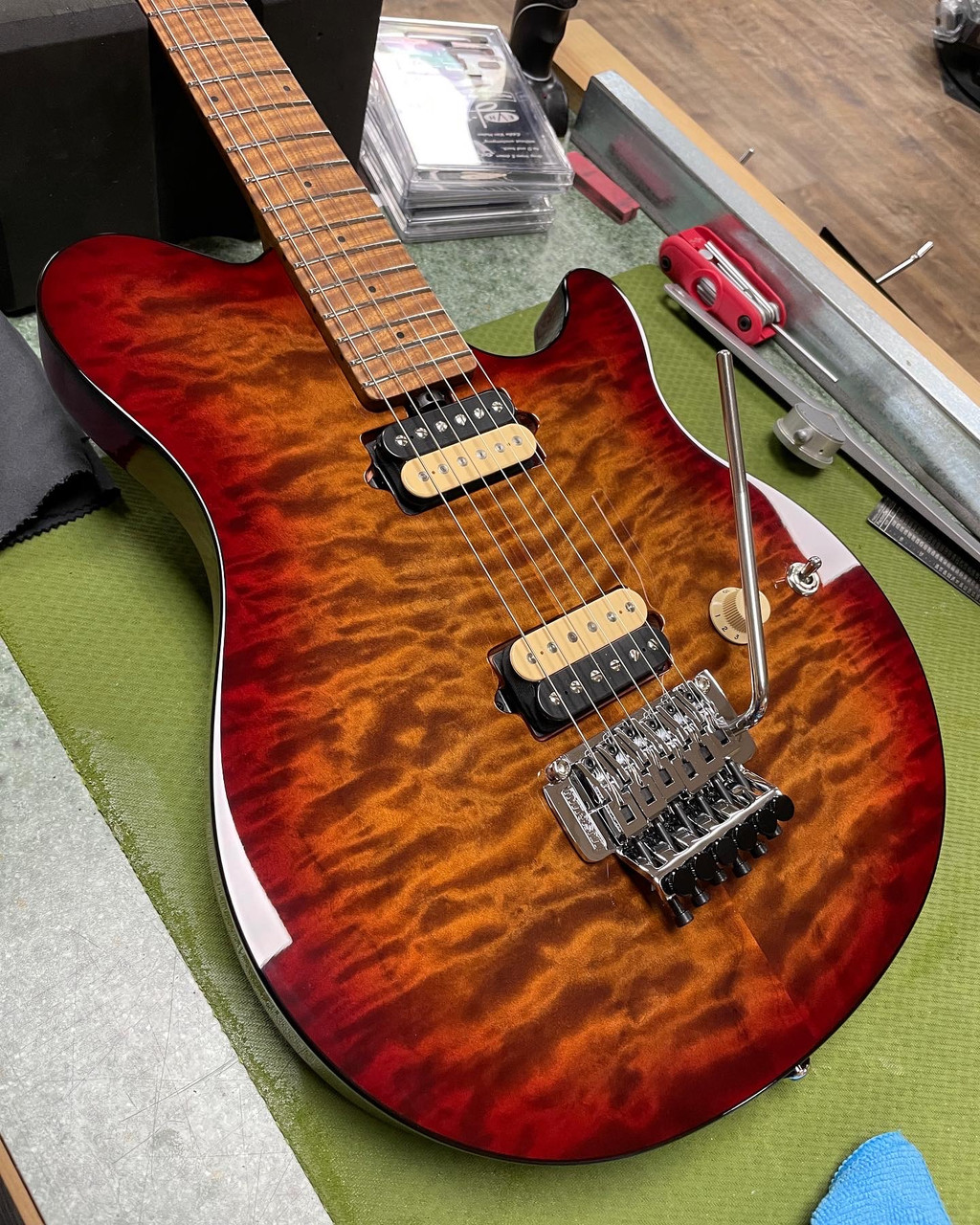 HOT新品MUSICMAN AXIS Roasted Amber Quilt 2021年モデル ミュージックマン アクシス その他