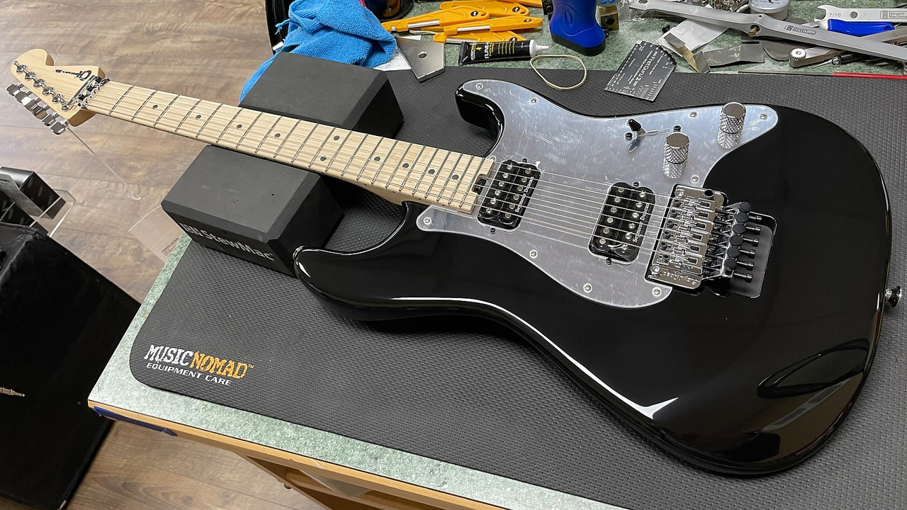 Charvel Pro-Mod So-Cal Style 1 HH FR M Gloss Black Mirror