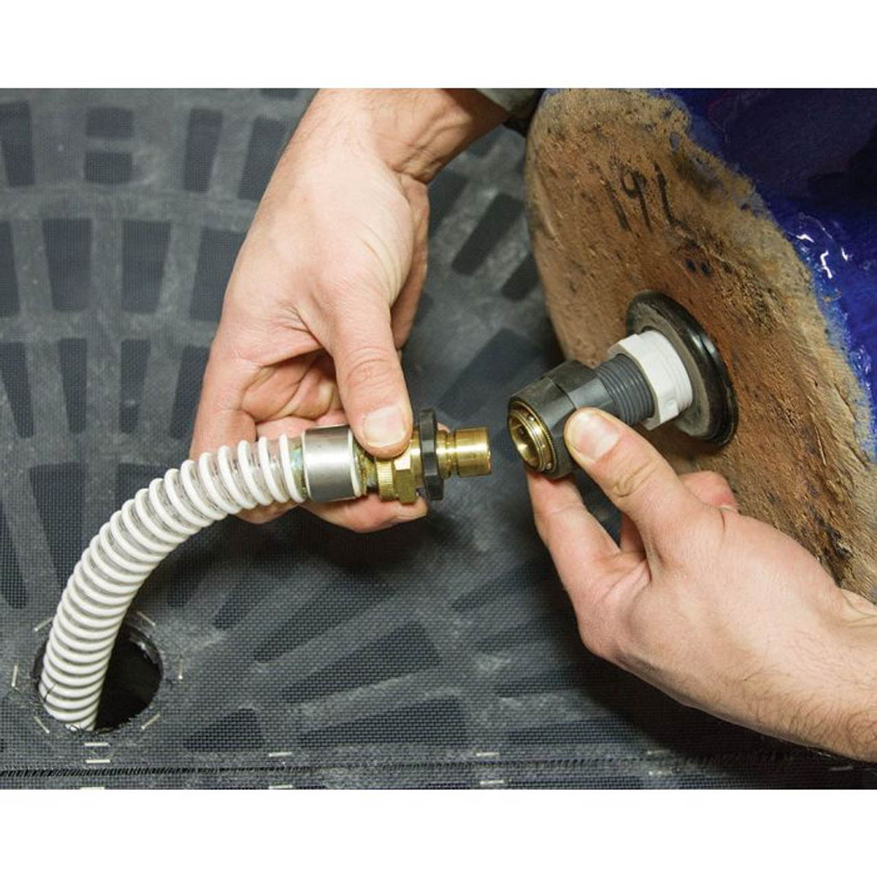 Blue Thumb Kink-Free Fountain Hose with Quick Disconnects