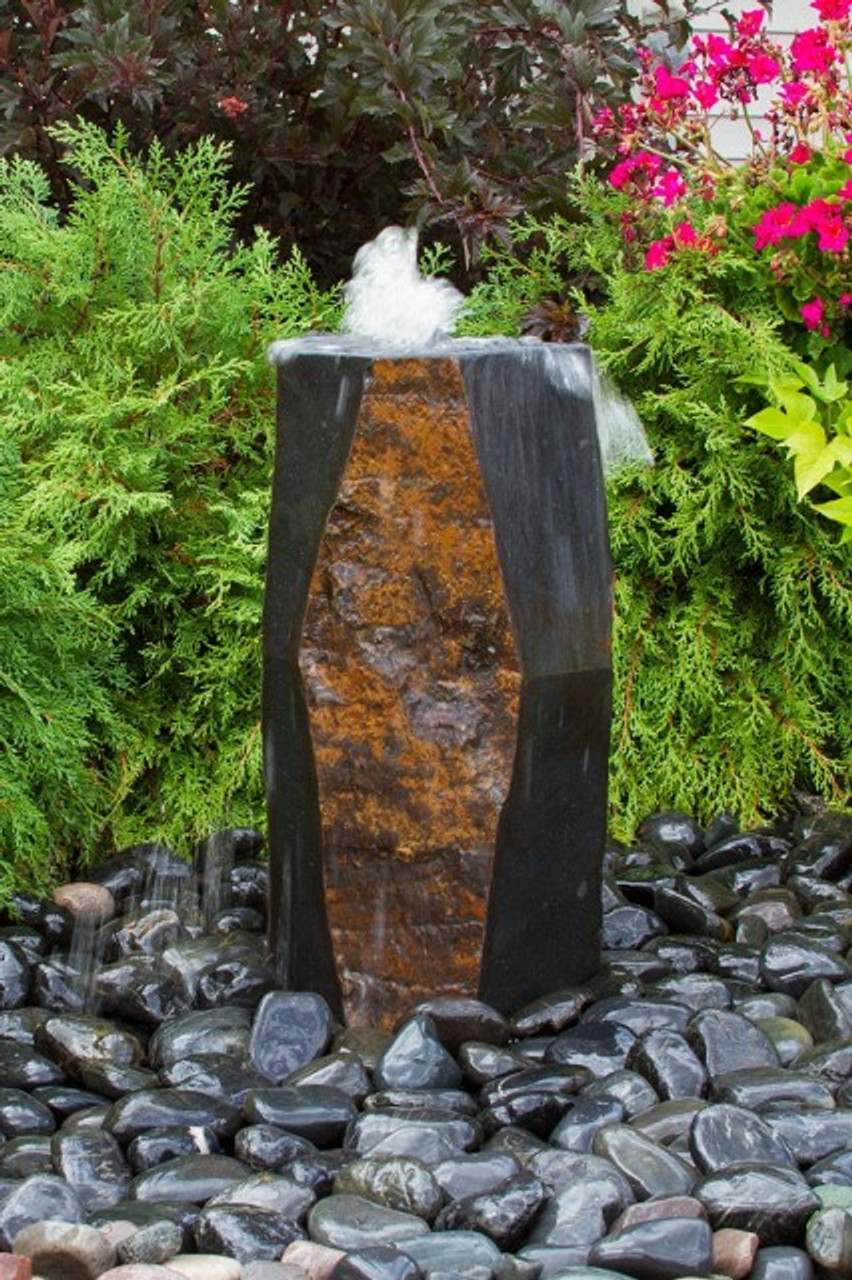 Part of our Zenshu fountain series, the Kazan fountain is certain to be a striking scenes no matter where this feature is situated in a landscape.