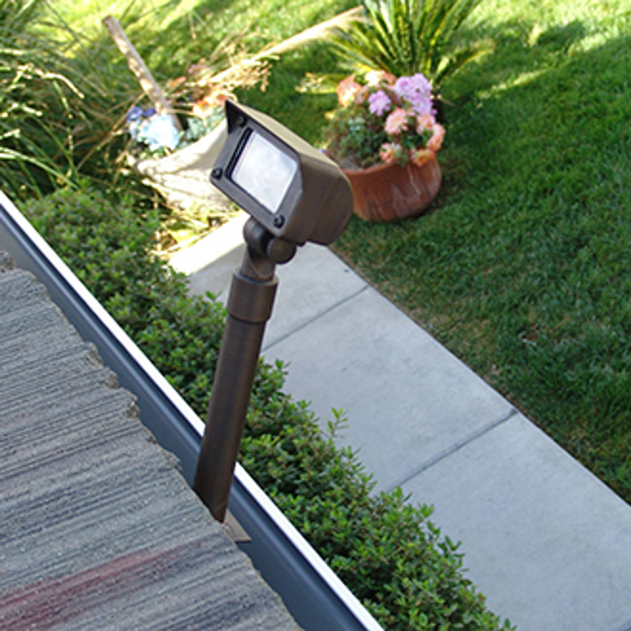 gutter mount landscape lighting